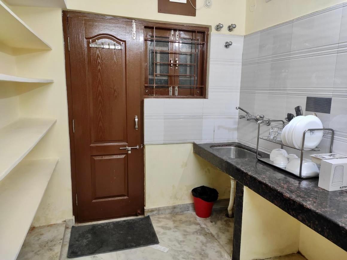 Home To Explore Food, History & Shopping Hyderabad Exterior foto