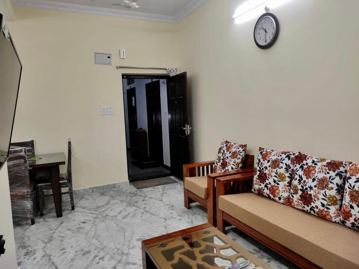 Home To Explore Food, History & Shopping Hyderabad Exterior foto